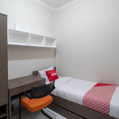 Oyo 3253 Sofia Residence Telukjambe Luaran gambar
