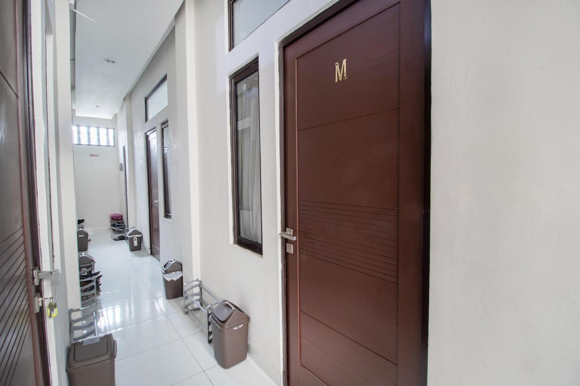 Oyo 3253 Sofia Residence Telukjambe Luaran gambar