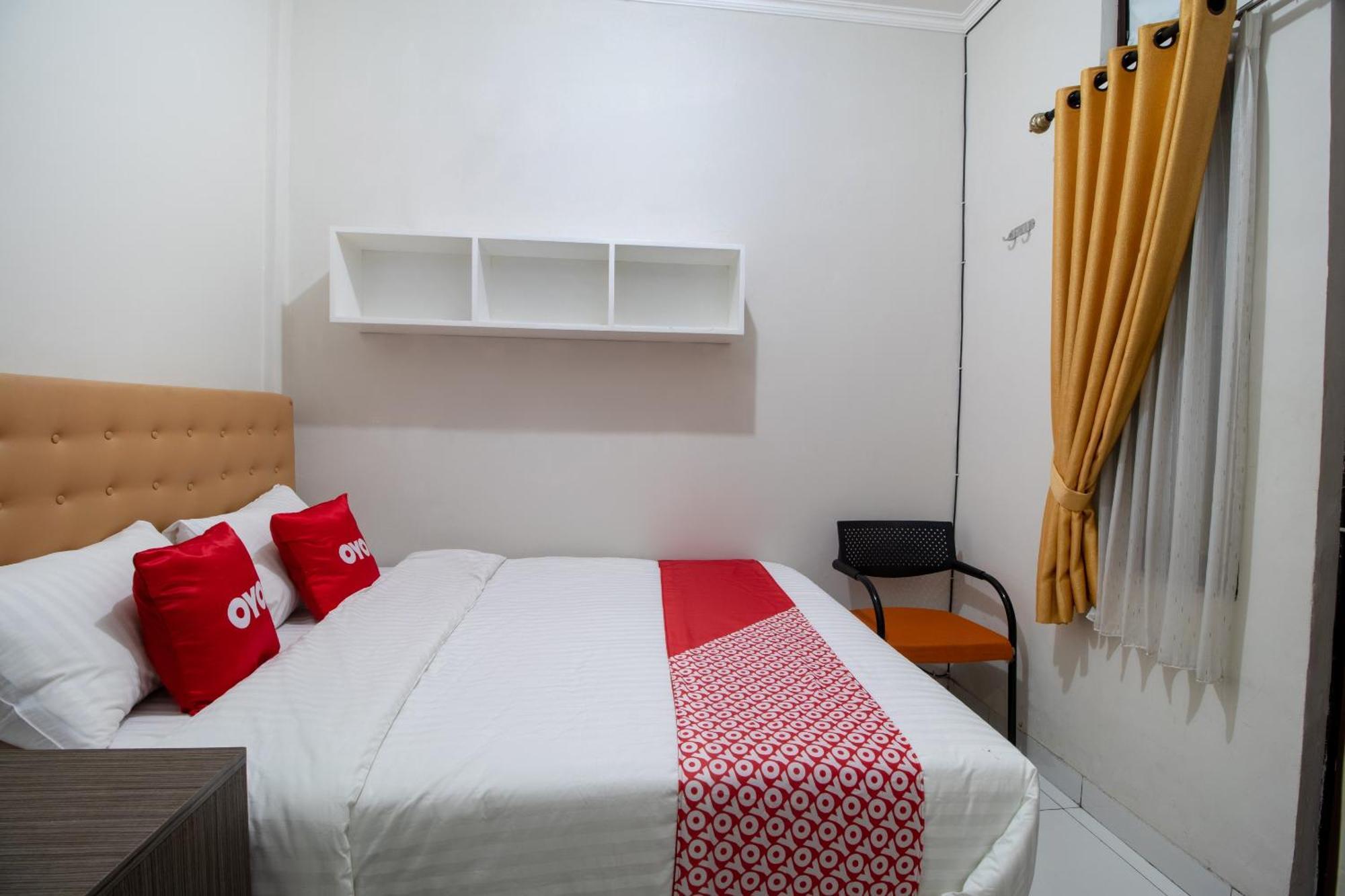 Oyo 3253 Sofia Residence Telukjambe Luaran gambar