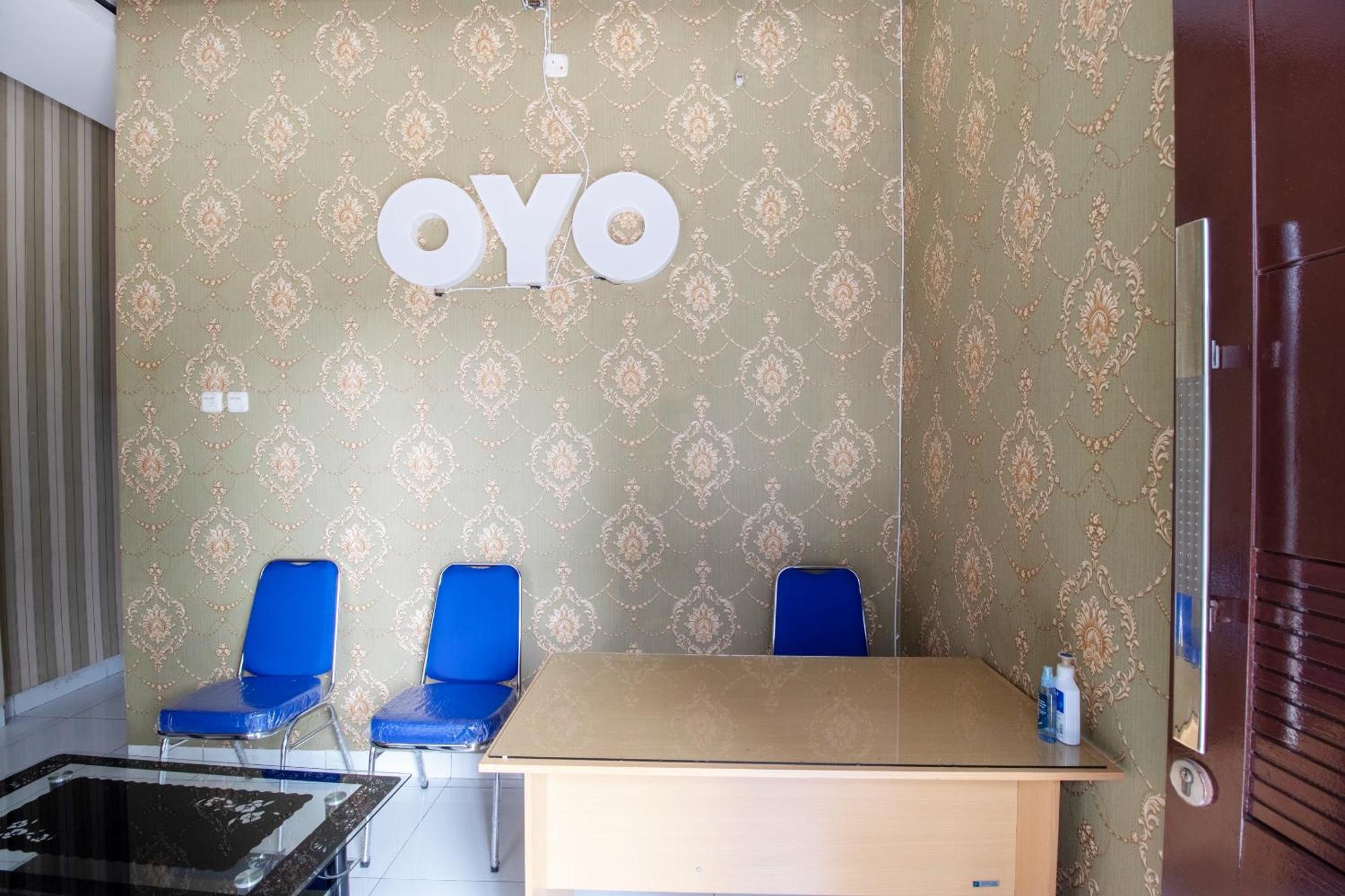 Oyo 3253 Sofia Residence Telukjambe Luaran gambar