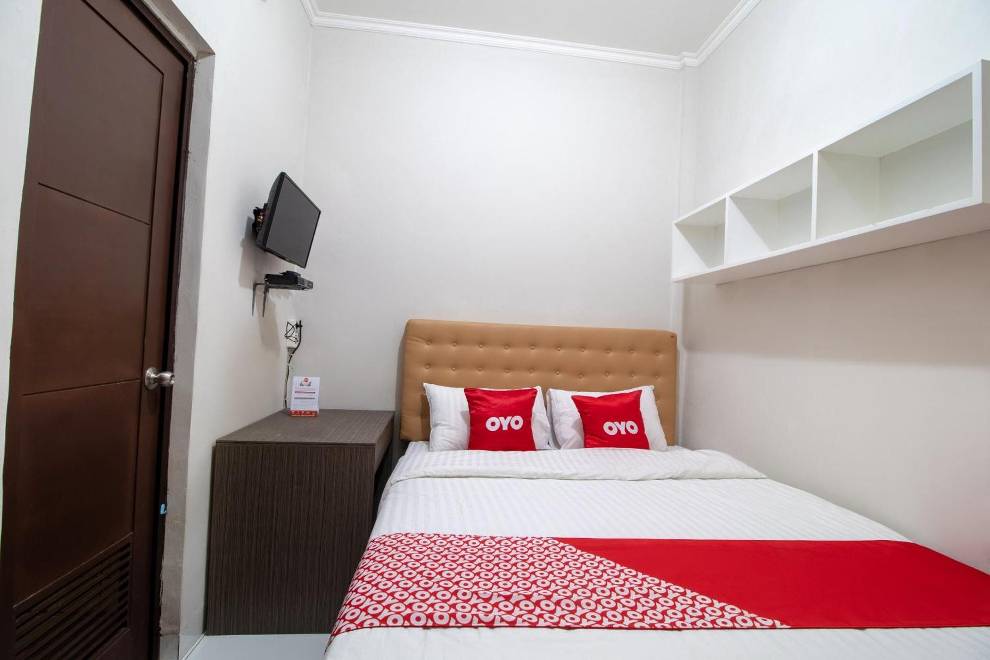 Oyo 3253 Sofia Residence Telukjambe Luaran gambar