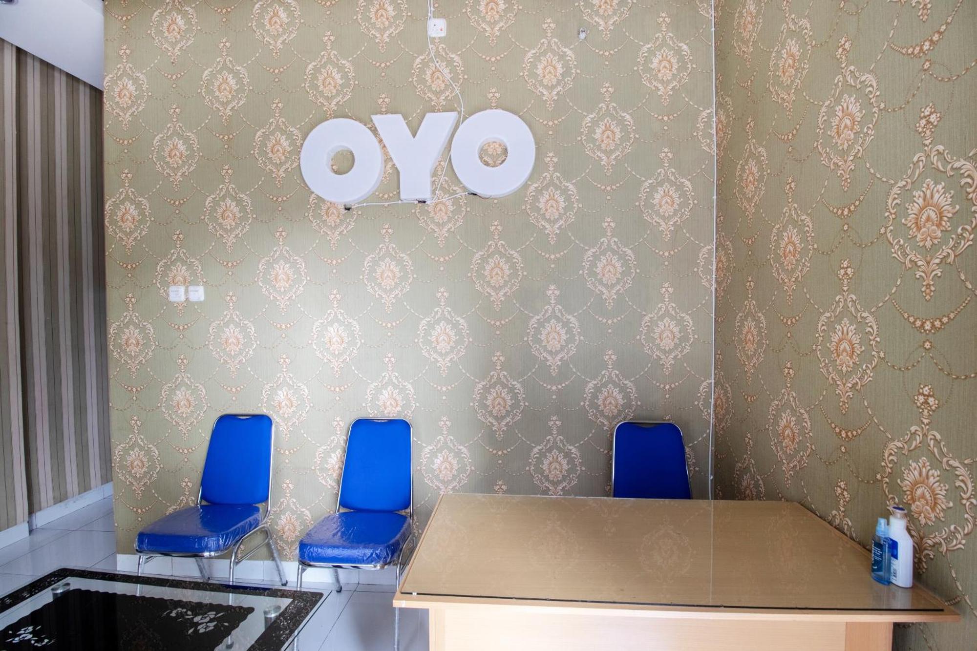 Oyo 3253 Sofia Residence Telukjambe Luaran gambar