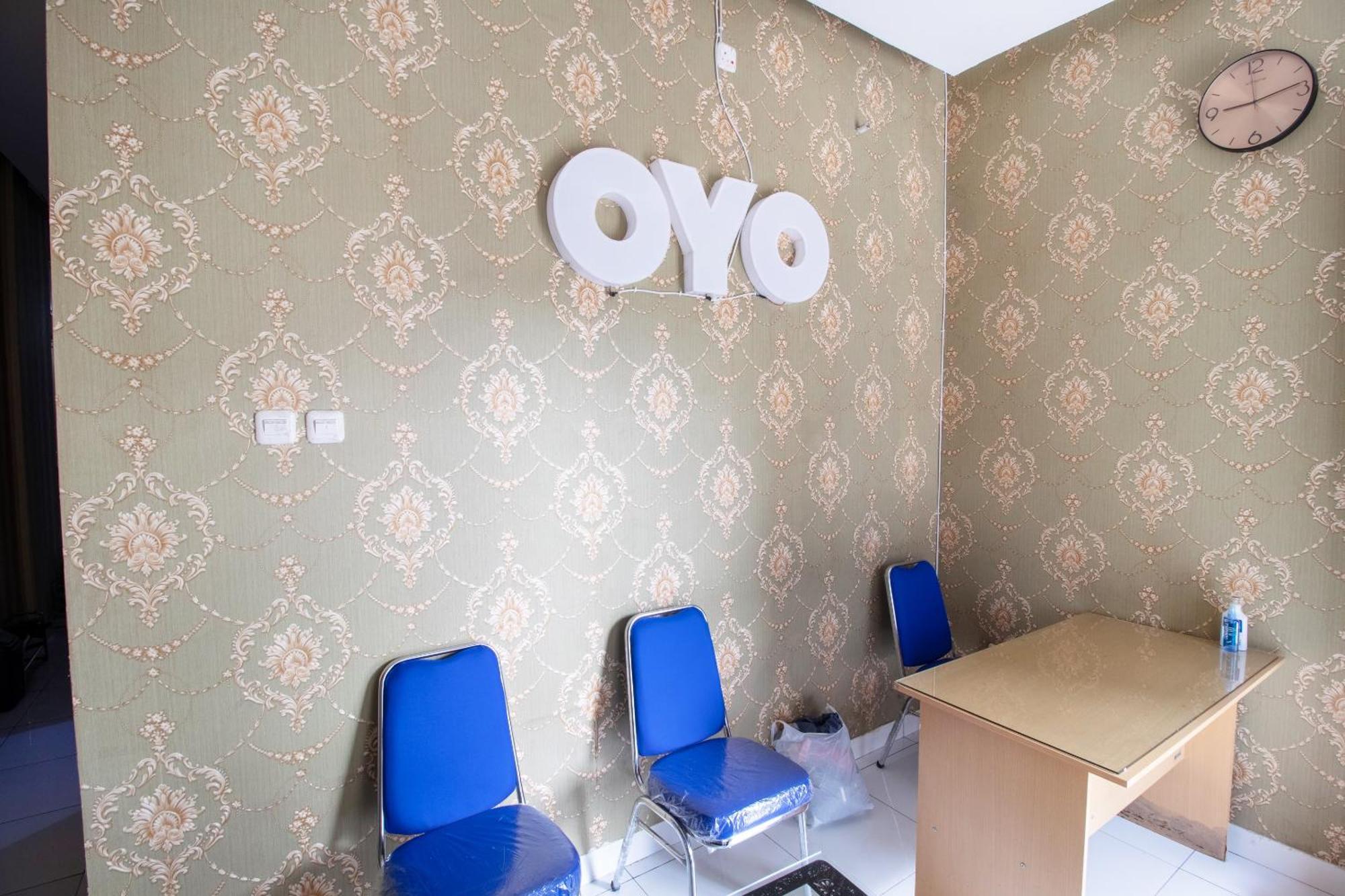 Oyo 3253 Sofia Residence Telukjambe Luaran gambar