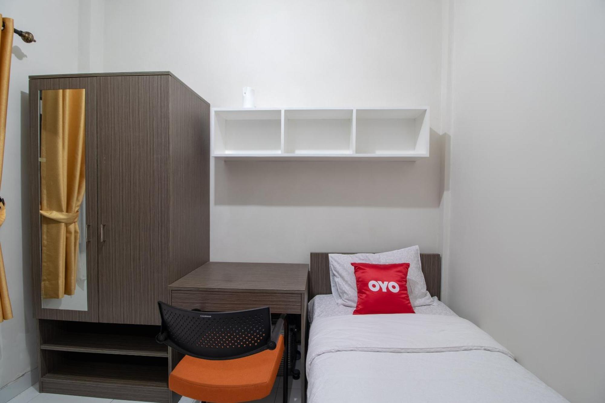Oyo 3253 Sofia Residence Telukjambe Luaran gambar